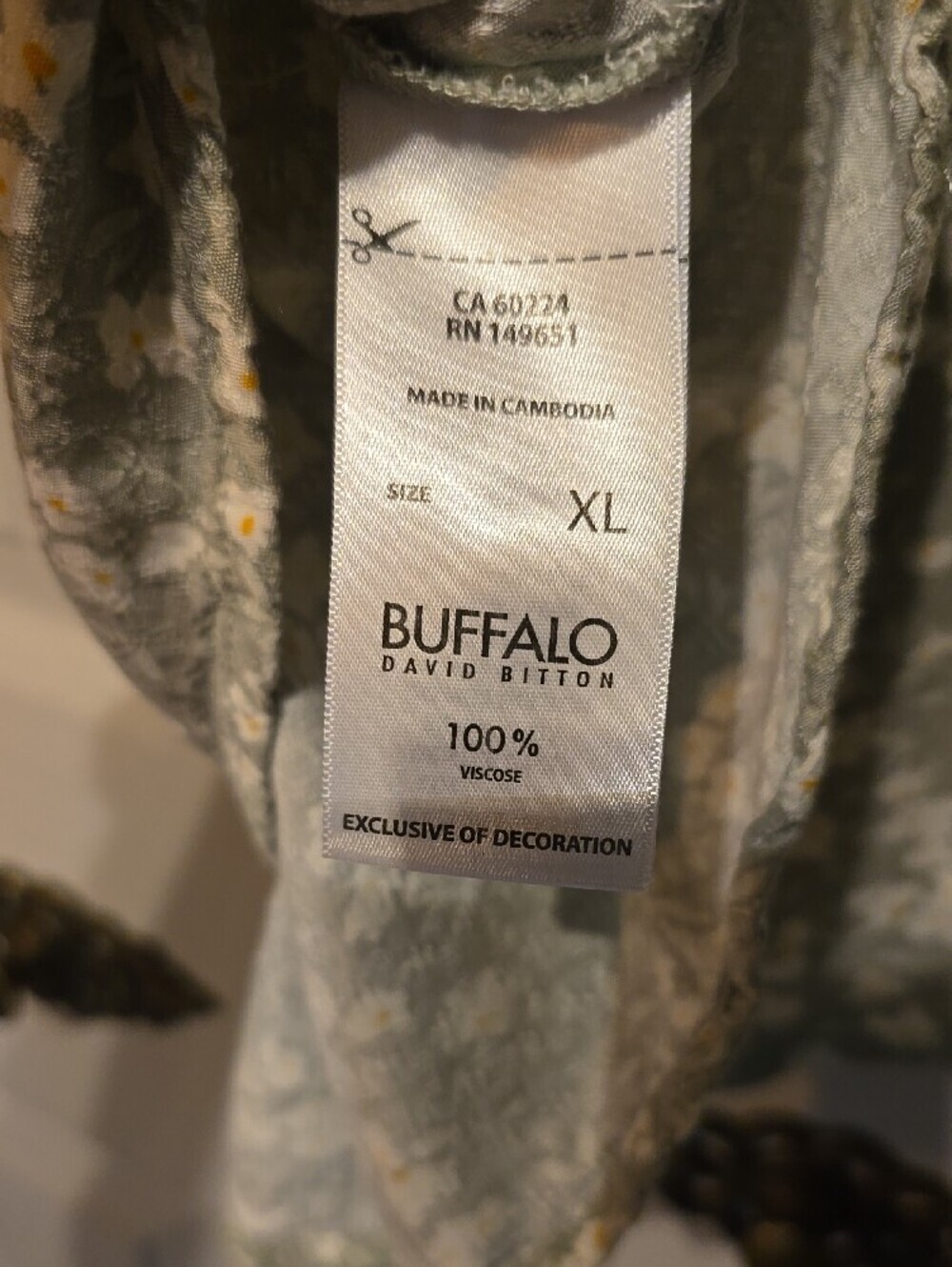 Buffalo David Bitton Light Sage Floral Tie-Neck Cap Sleeve Top - Picture 9 of 9